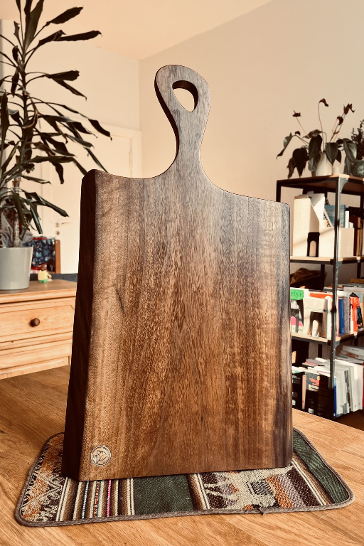 Walnut wood cutting board