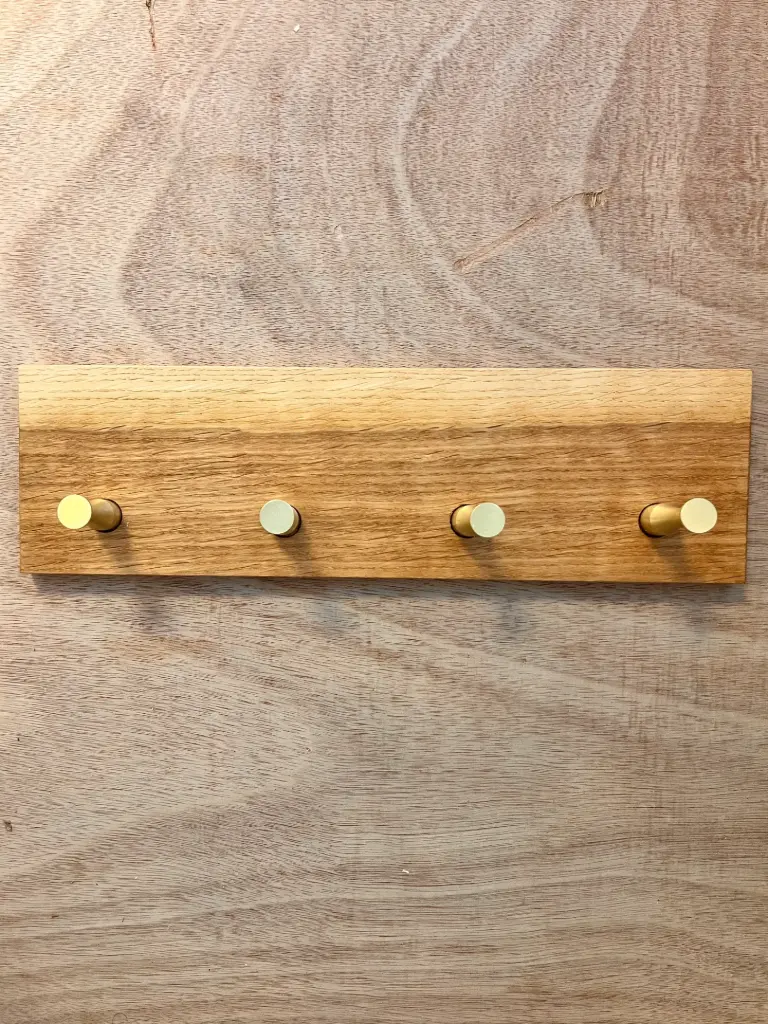 [HO-KH2] Oak Key Hanger – Brass Hooks