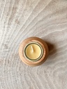 Gedrechselter Kerzenhalter aus Buche mit handgefertigter Bienenwachskerze
